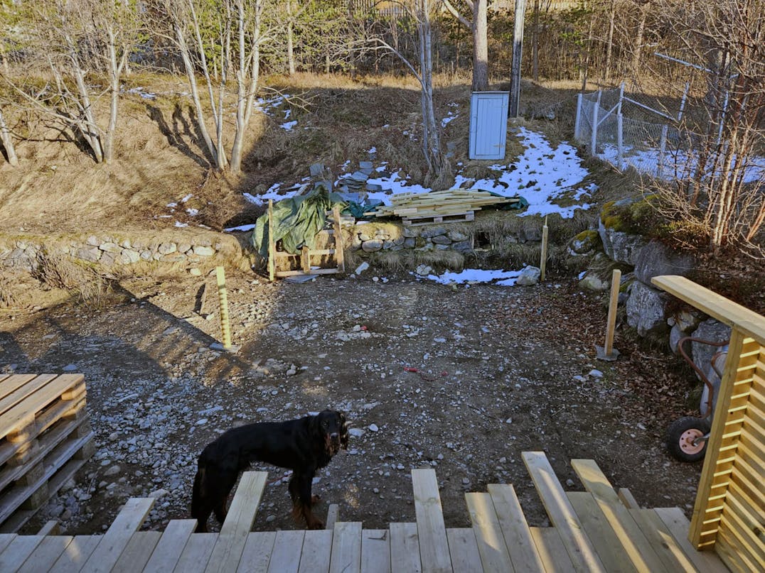 Overdækket terrasse med lounge og udekøkken Overdækket terrasse med lounge og udekøkken